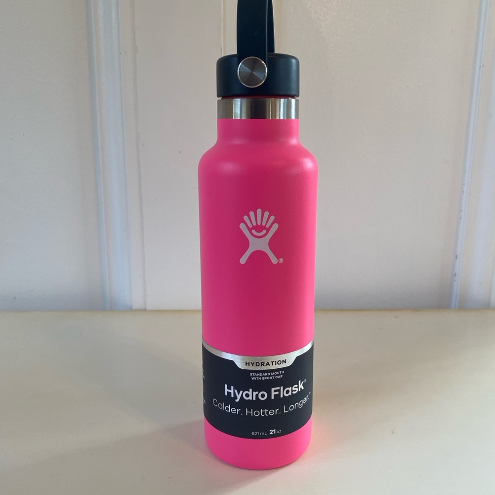 Hydro flask 21oz New Pink Fuchsia water bottle standard mouth with sport cap